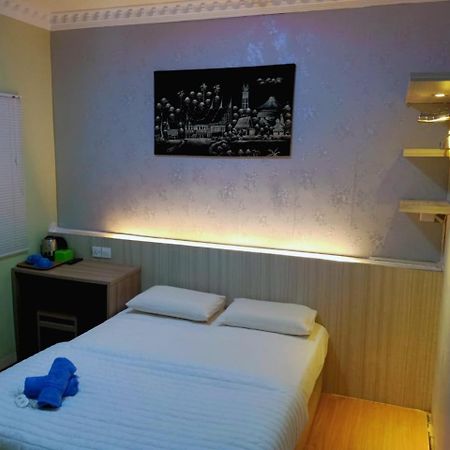 Sleeprest @ Golden Prima Ξενοδοχείο Batam Δωμάτιο φωτογραφία